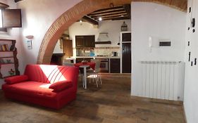 SCAPPO IN UMBRIA, Porta Leone