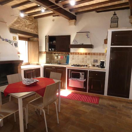 SCAPPO IN UMBRIA, Porta Leone Villa Amelia Esterno foto